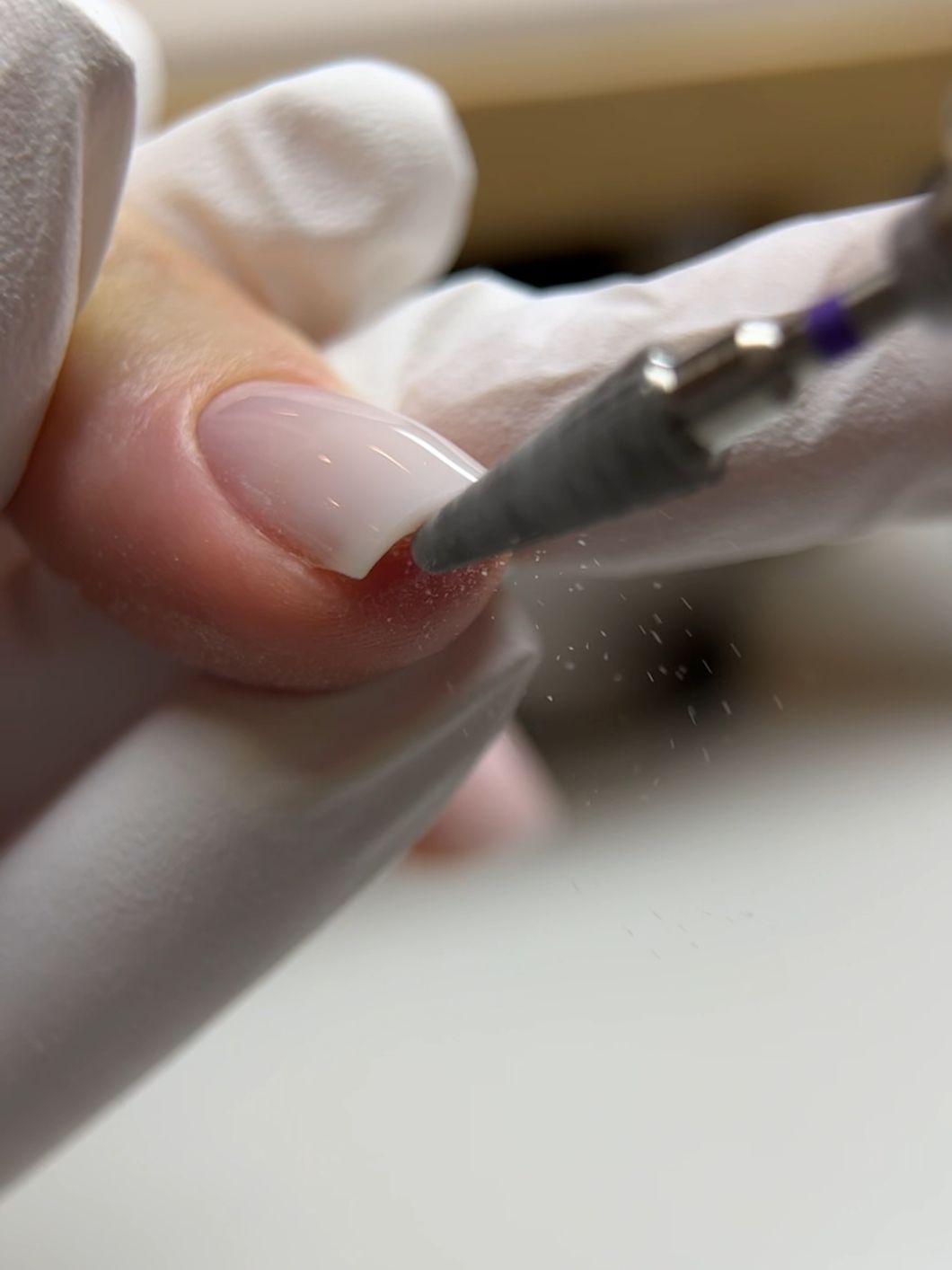 Emergency nail repair Ibiza, same-day mobile nails and professional fix for broken extensions delivered to your villa.